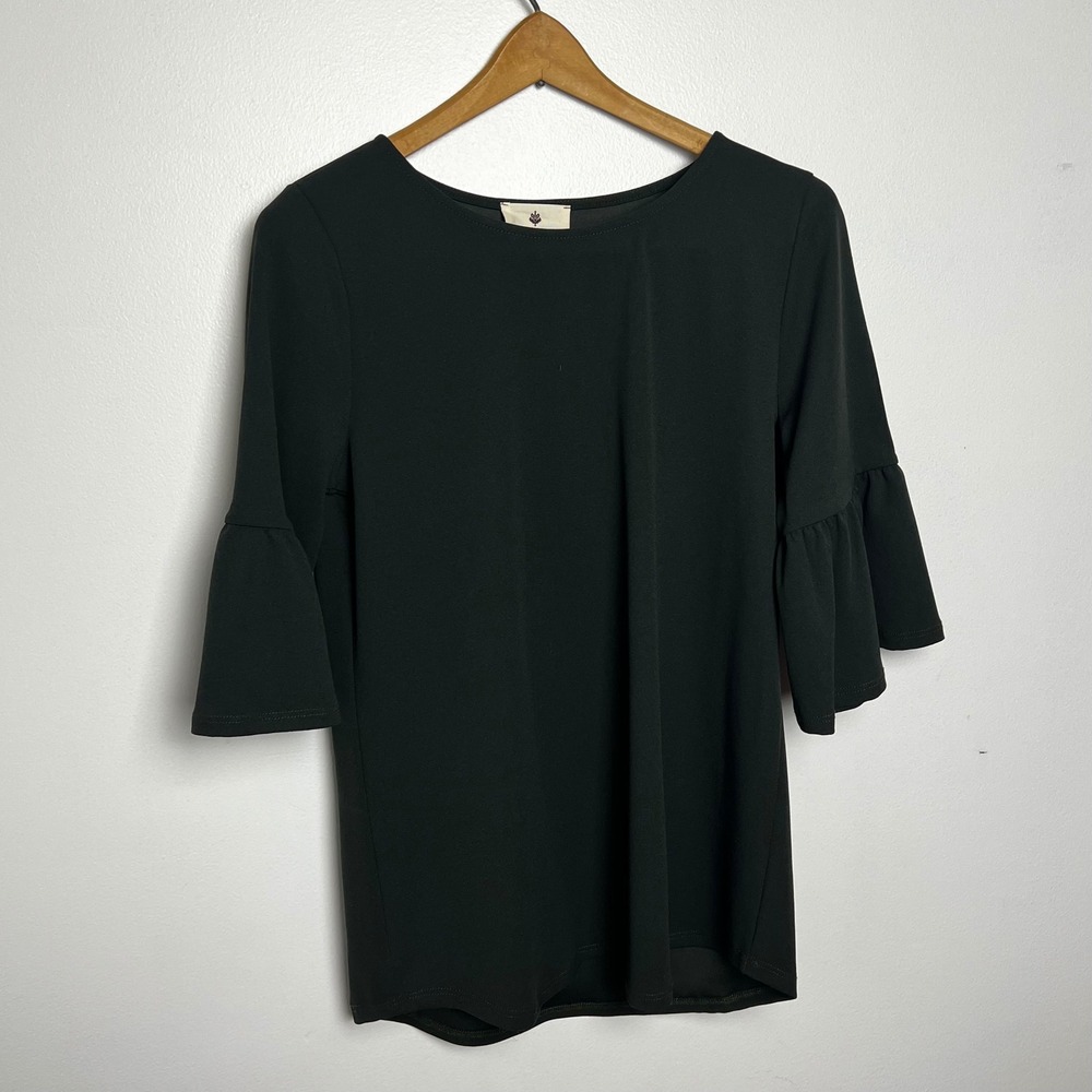 NWT Betsey's Boutique Olive Flutter Sleeve Blouse Top Woman's‎ Medium Feminine